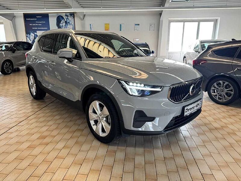 Volvo XC 40 Core 2WD *GJR-SHZ-Kamera-eHeck*