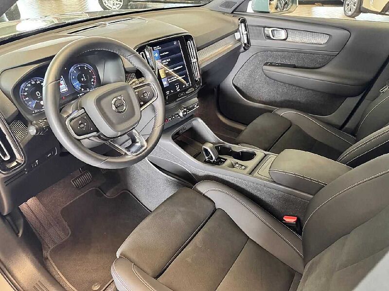 Volvo XC 40 Core 2WD *GJR-SHZ-Kamera-eHeck*