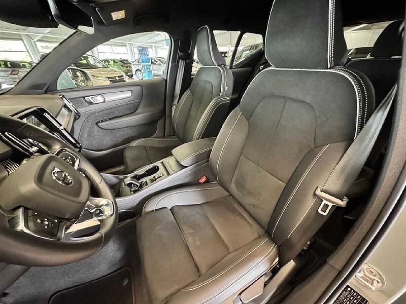 Volvo XC 40 Core 2WD *GJR-SHZ-Kamera-eHeck*