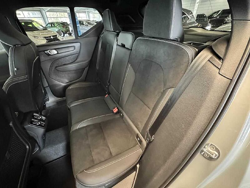 Volvo XC 40 Core 2WD *GJR-SHZ-Kamera-eHeck*