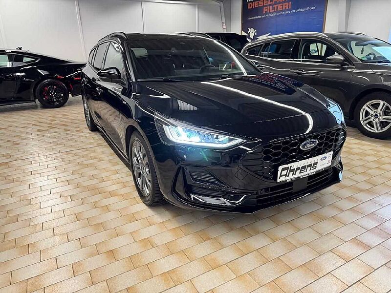 Ford Focus Turnier ST-Line X *AHK-GJR-HUD-LED*
