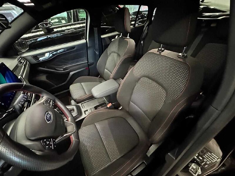 Ford Focus Turnier ST-Line X *AHK-GJR-HUD-LED*