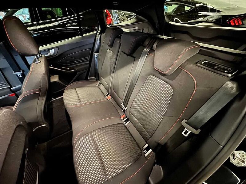 Ford Focus Turnier ST-Line X *AHK-GJR-HUD-LED*