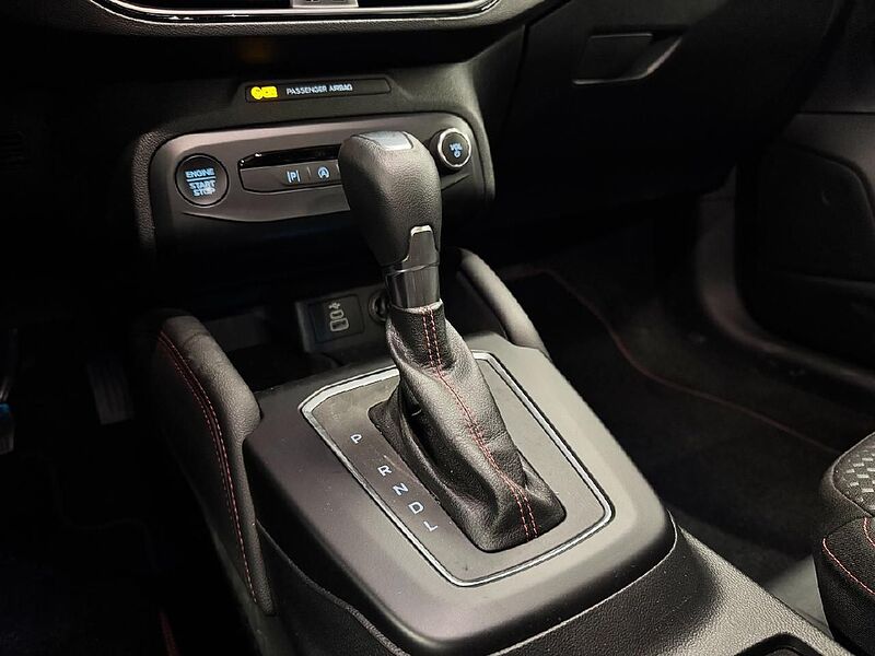 Ford Focus Turnier ST-Line X *AHK-GJR-HUD-LED*