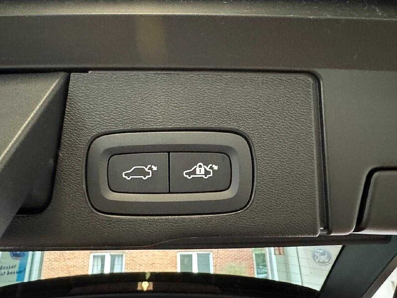 Volvo XC 60 Plus Dark AWD