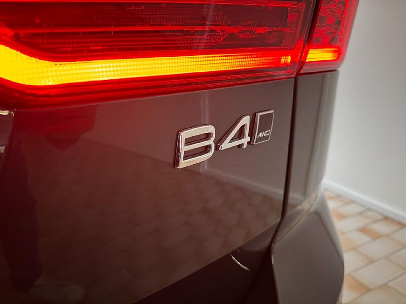 Volvo XC 60 Plus Dark AWD