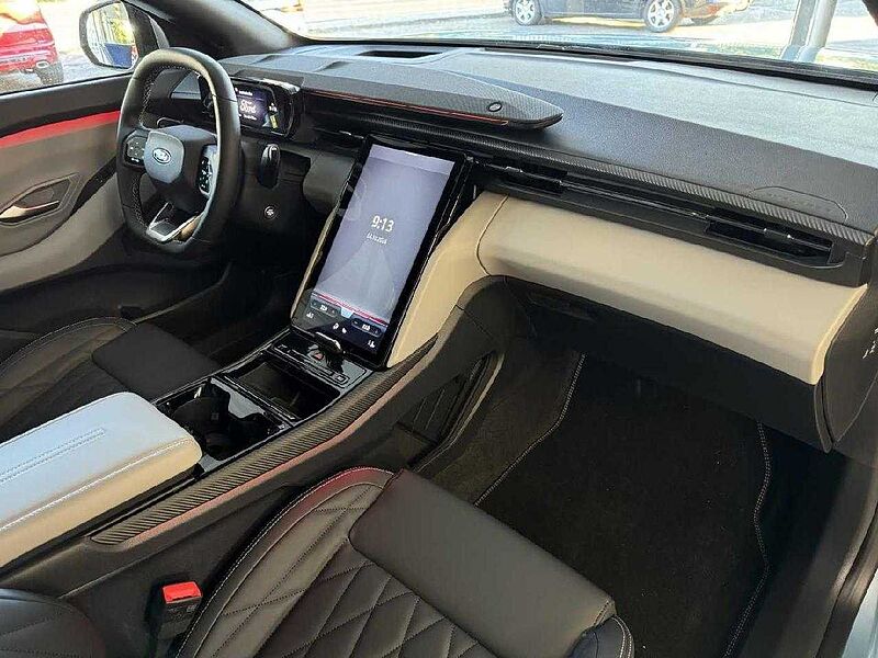 Ford Explorer Premium RWD