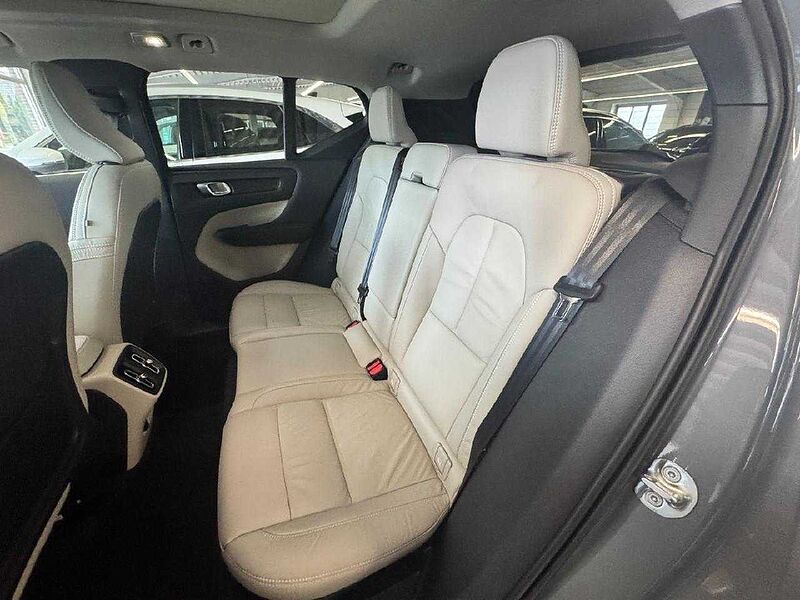 Volvo XC 40 Ultimate Dark 2WD