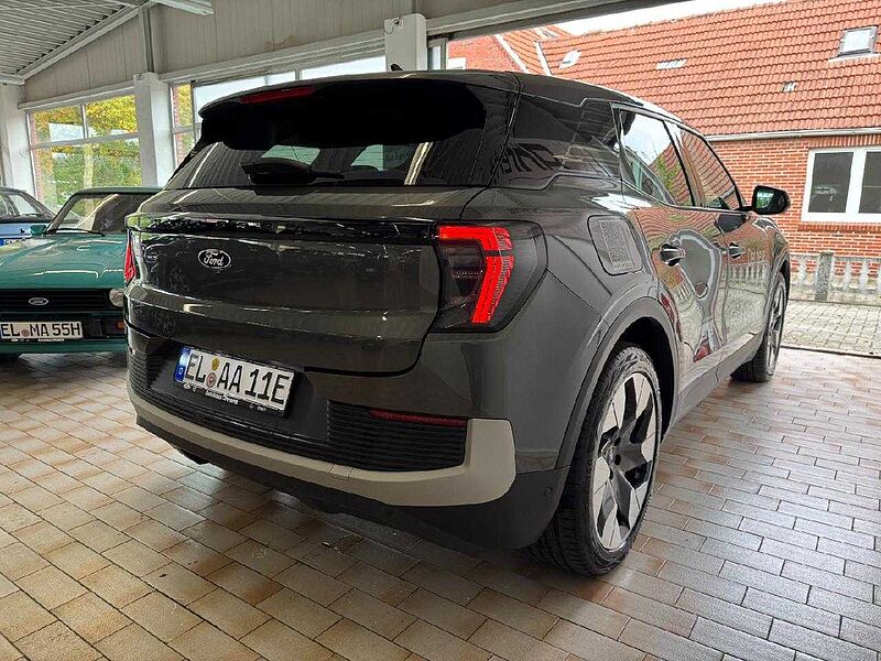 Ford Explorer Premium RWD