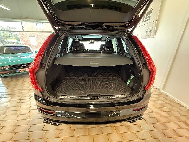 Volvo XC 90 Plus Dark Recharge Plug-In Hybrid AWD