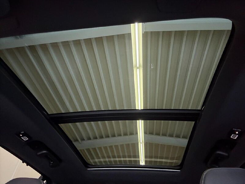 Volvo XC 90 Plus Dark Recharge Plug-In Hybrid AWD