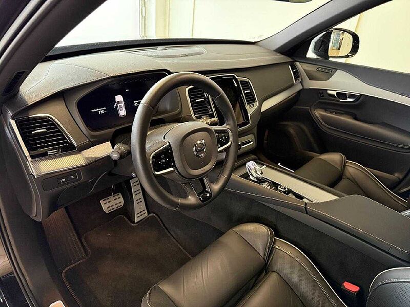 Volvo XC 90 Plus Dark Recharge Plug-In Hybrid AWD
