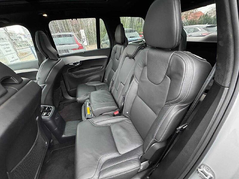 Volvo XC 90 Ultimate Dark Recharge Plug-In Hybrid AWD