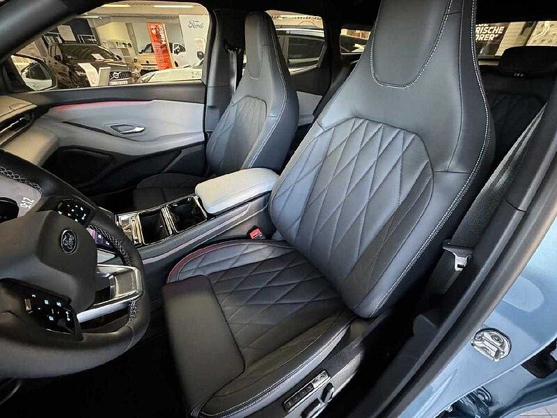 Ford Explorer Premium RWD