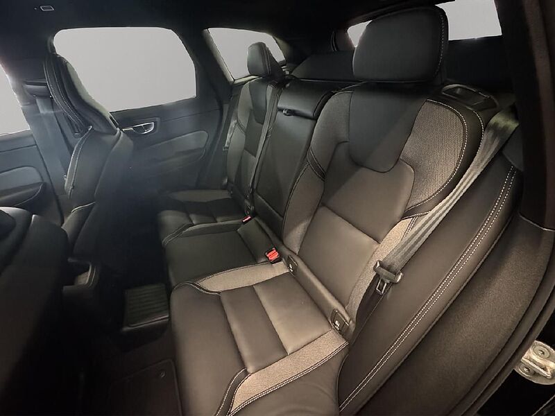 Volvo XC 60 Ultimate Dark Recharge Plug-In Hybrid AWD