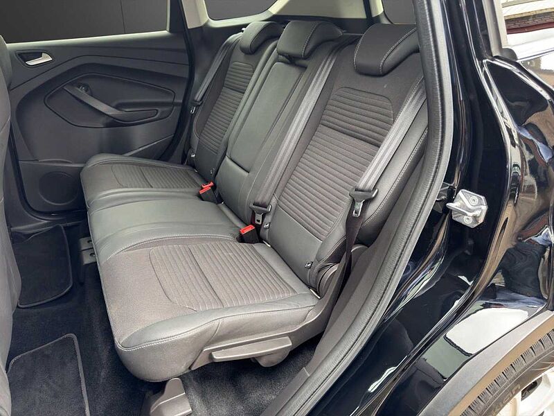 Ford Kuga Titanium *AHK-SHZ-eHeck-Kamera*