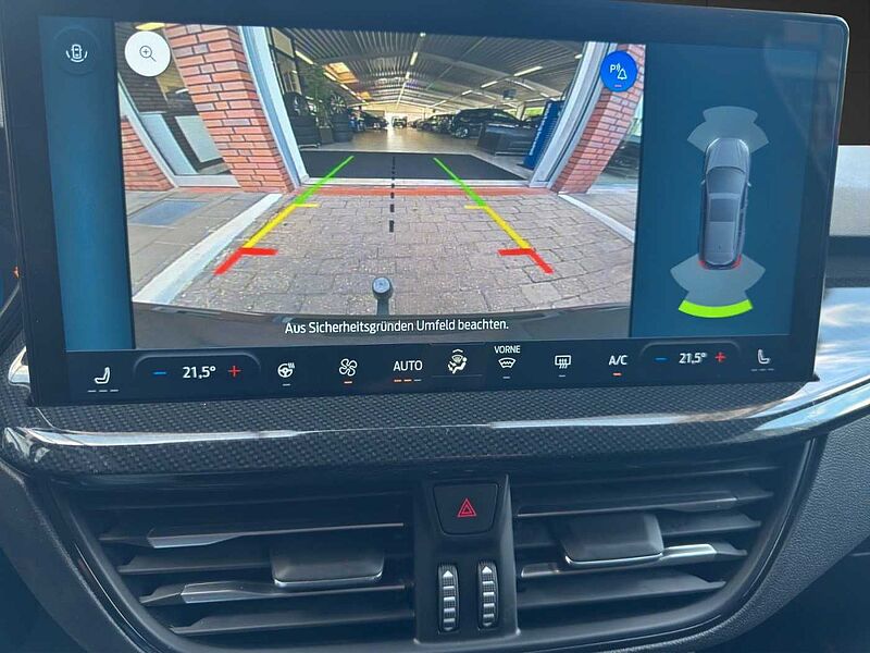 Ford Focus Turnier ST-Line X *AHK-GJR-HUD*