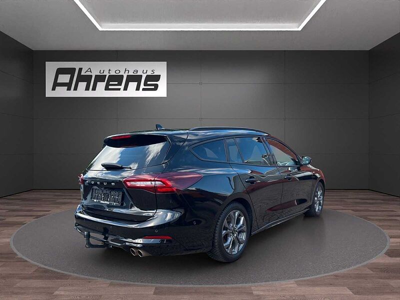 Ford Focus Turnier ST-Line X *AHK-GJR-HUD*