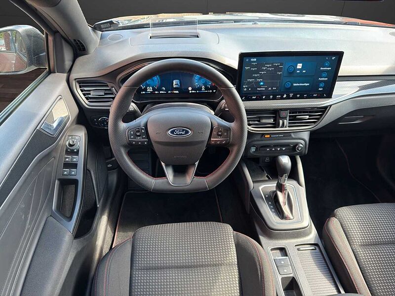 Ford Focus Turnier ST-Line X *AHK-GJR-HUD*
