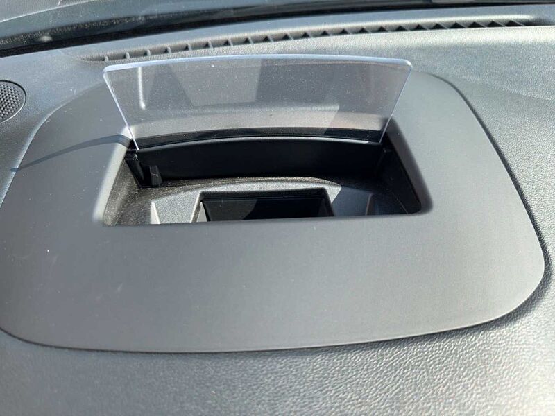 Ford Focus Turnier ST-Line X *AHK-GJR-HUD*