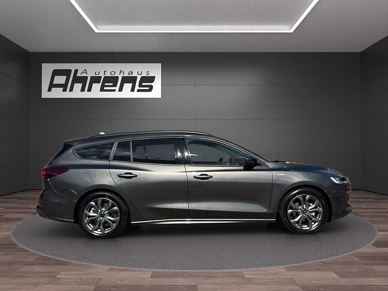 Ford Focus Turnier ST-Line X *AHK-GJR-HUD*