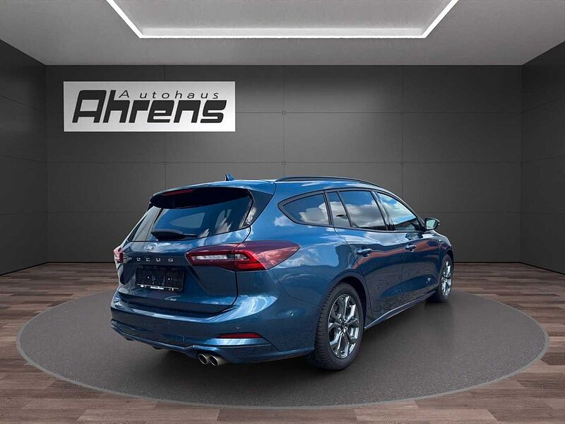 Ford Focus Turnier ST-Line X *AHK-GJR-HUD*