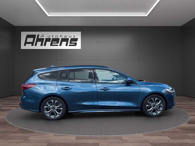 Ford Focus Turnier ST-Line X *AHK-GJR-HUD*
