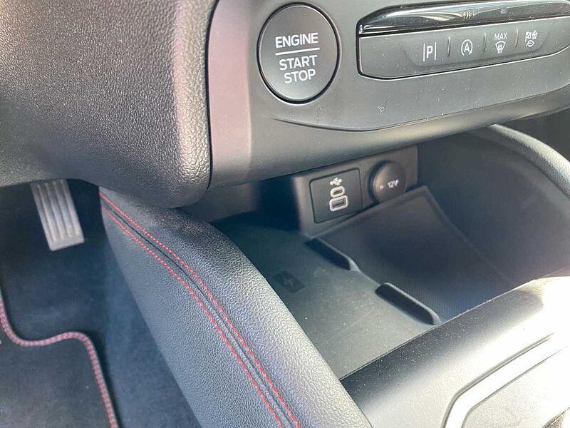 Ford Focus Turnier ST-Line X *AHK-GJR-HUD*