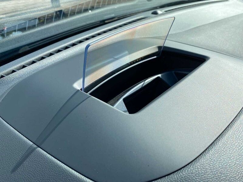 Ford Focus Turnier ST-Line X *AHK-GJR-HUD*