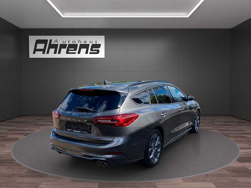 Ford Focus Turnier ST-Line X *AHK-GJR-HUD*