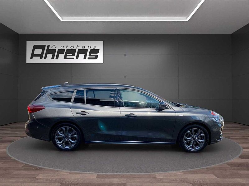 Ford Focus Turnier ST-Line X *AHK-GJR-HUD*