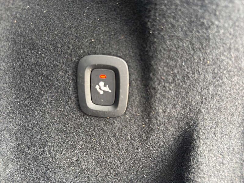 Volvo XC 60 T6 P-HEV Plus Black Edition *AHK-360&deg;-Pano*