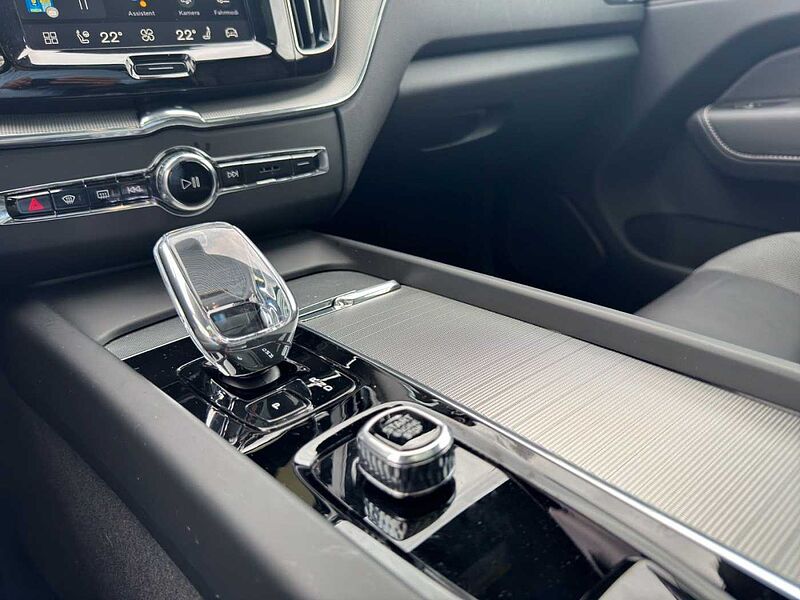 Volvo XC 60 T6 P-HEV Plus Black Edition *AHK-360&deg;-Pano*