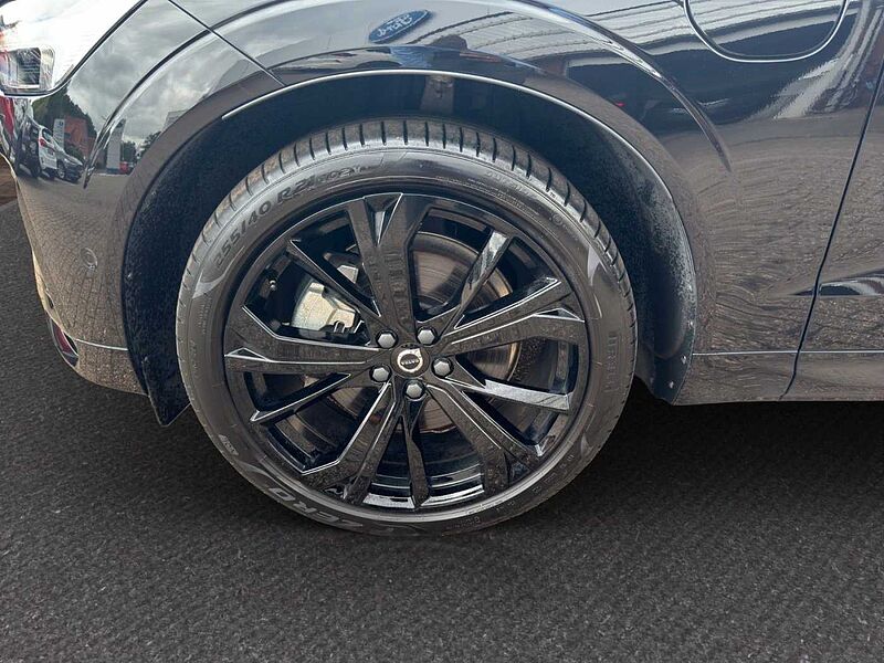 Volvo XC 60 T6 P-HEV Plus Black Edition *AHK-360&deg;-Pano*