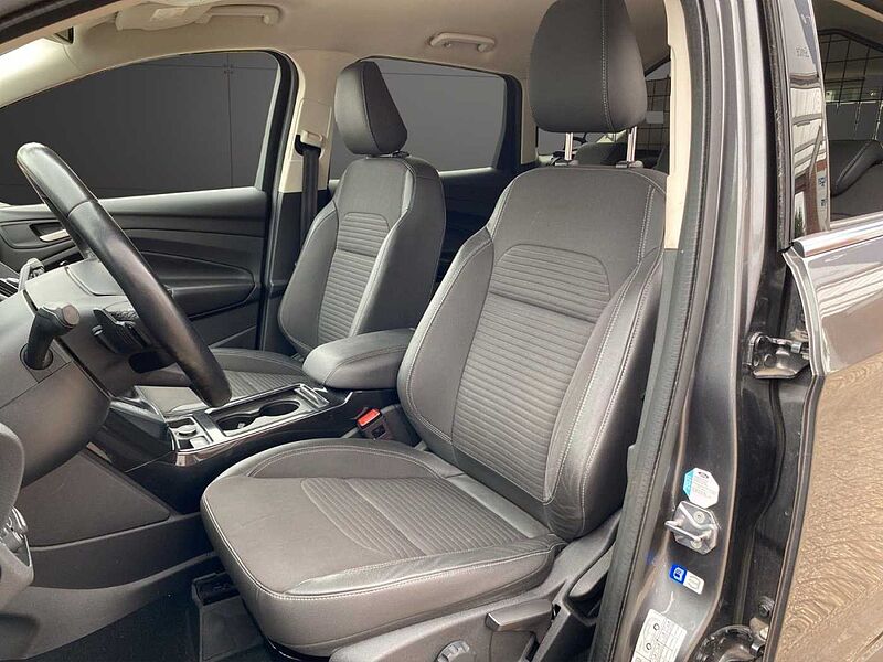 Ford Kuga Titanium AWD 4X4 + AHK + AUTOM.