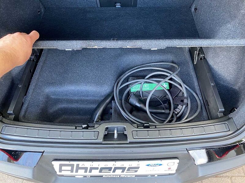 Volvo XC 40 Plus Pure Electric *GJR-ACC-SHZ-eHeck*