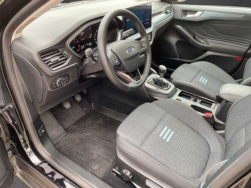 Ford Focus Lim. Active *AHK-Pano-SHZ-GRA*