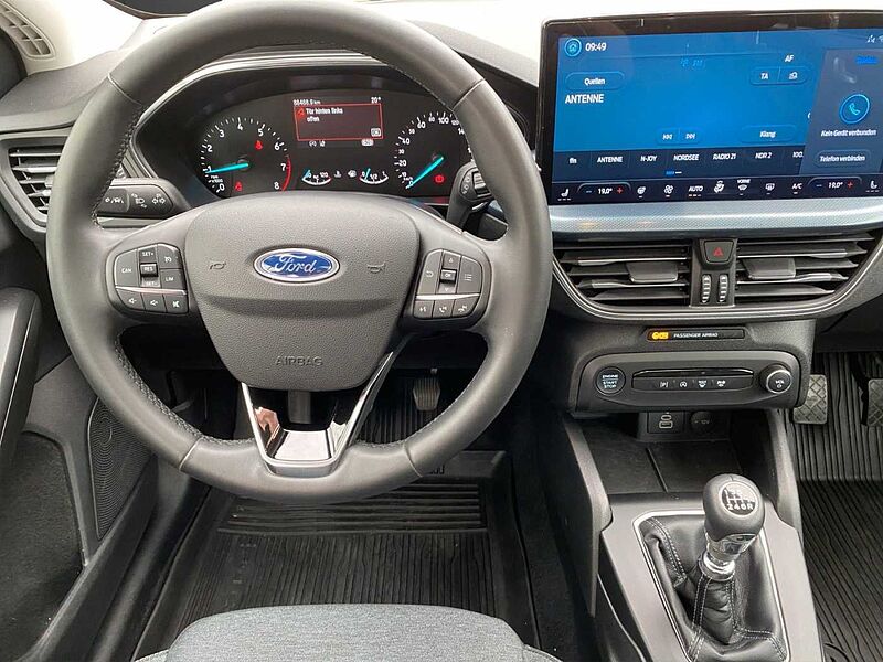 Ford Focus Lim. Active *AHK-Pano-SHZ-GRA*