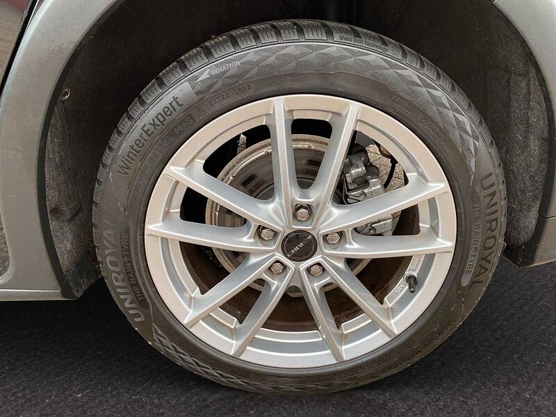 Ford Focus Lim. Active *AHK-Pano-SHZ-GRA*