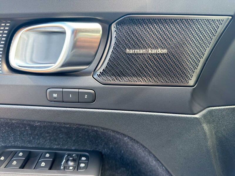 Volvo XC 40 R Design P-HEV *ACC-H&K-Memory-eHeck*