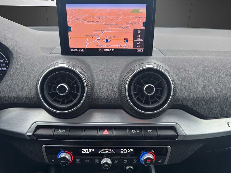 Audi Q2 1.4 TFSI sport *AHK-SHZ-GRA*