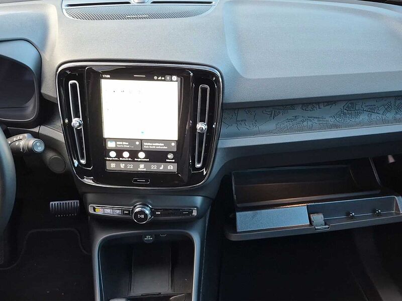 Volvo EX40 Extended Range RWD Plus Dark