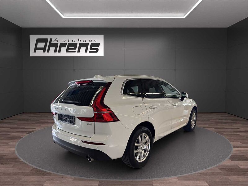 Volvo XC60 D4 Momentum *AHK-eHeck-SHZ-LED*
