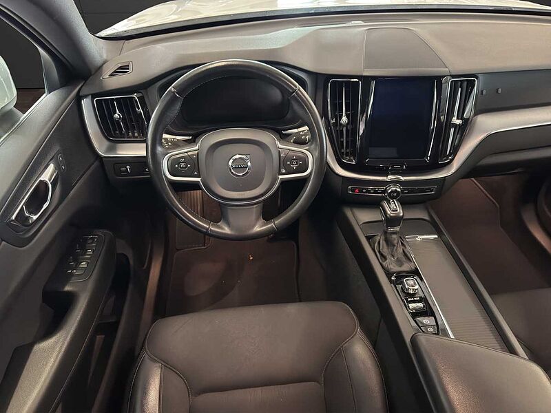 Volvo XC60 D4 Momentum *AHK-eHeck-SHZ-LED*